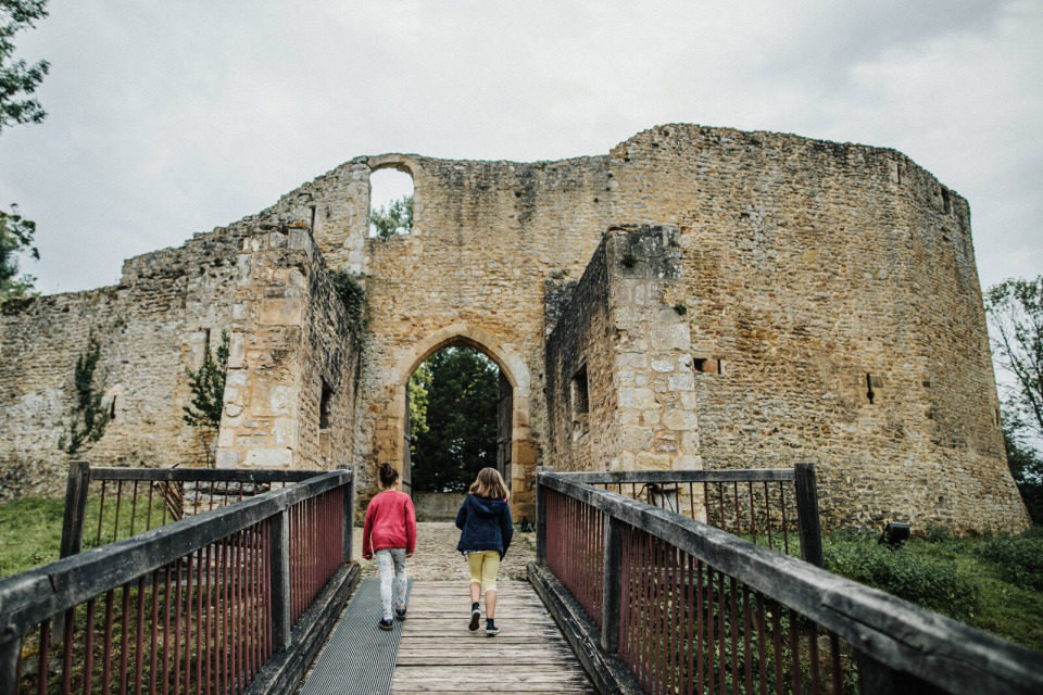 Entrée principale du Château de Crèvecœur en Normandie.