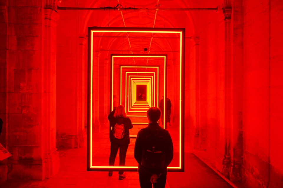 Une installation artistique lumineuse à Caen pour le Millénaire de Caen.