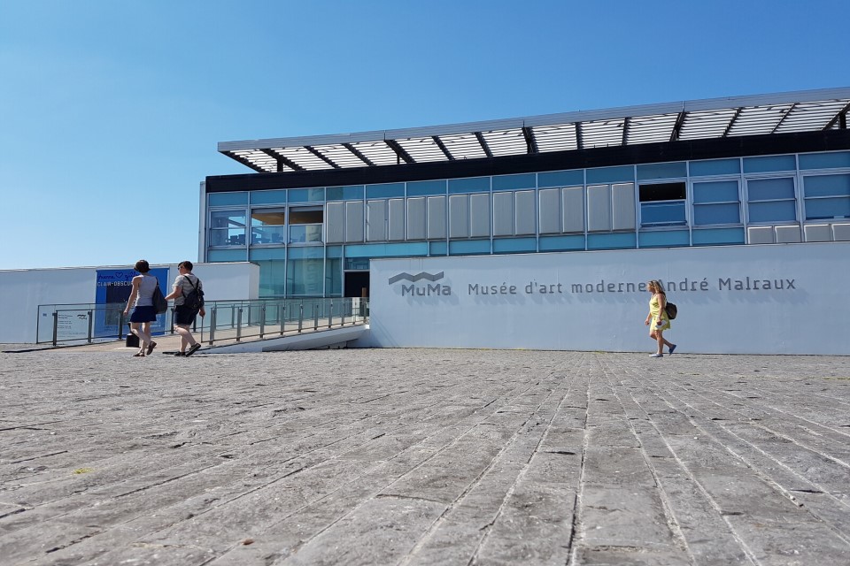 Façade du musée d'art moderne André Malraux (MuMa) au Havre.