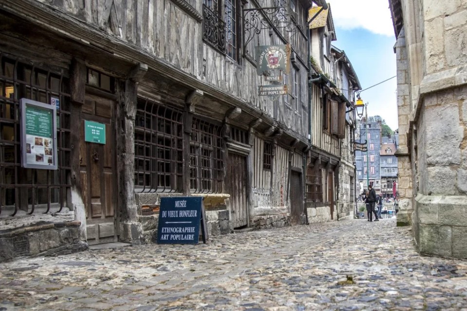 Façade du musée du Vieux Honfleur.