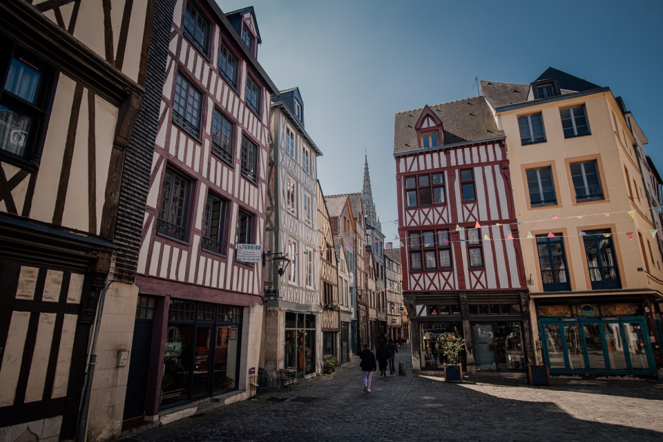 Maisons à colombages sur la place du Lieutenant Aubert à Rouen.